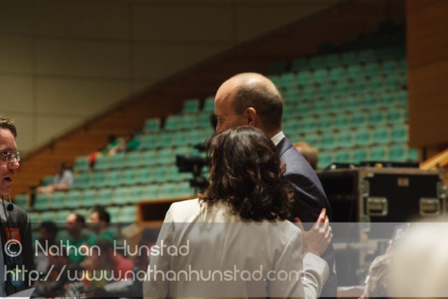 Mayoral candidates Betsy Hodges and Gary Schiff converse at the